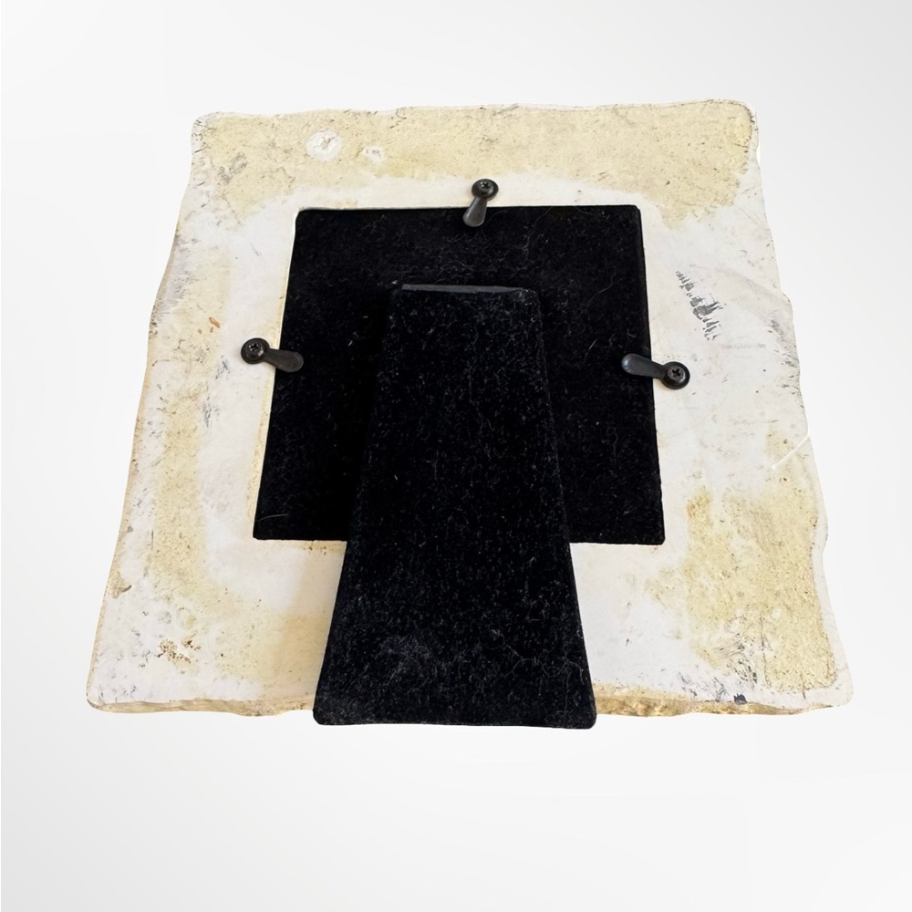 Leaf Patterned Stone Look Photo Frame - Picture 3 of 7